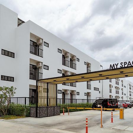 My Space69 Bangkok Exterior foto