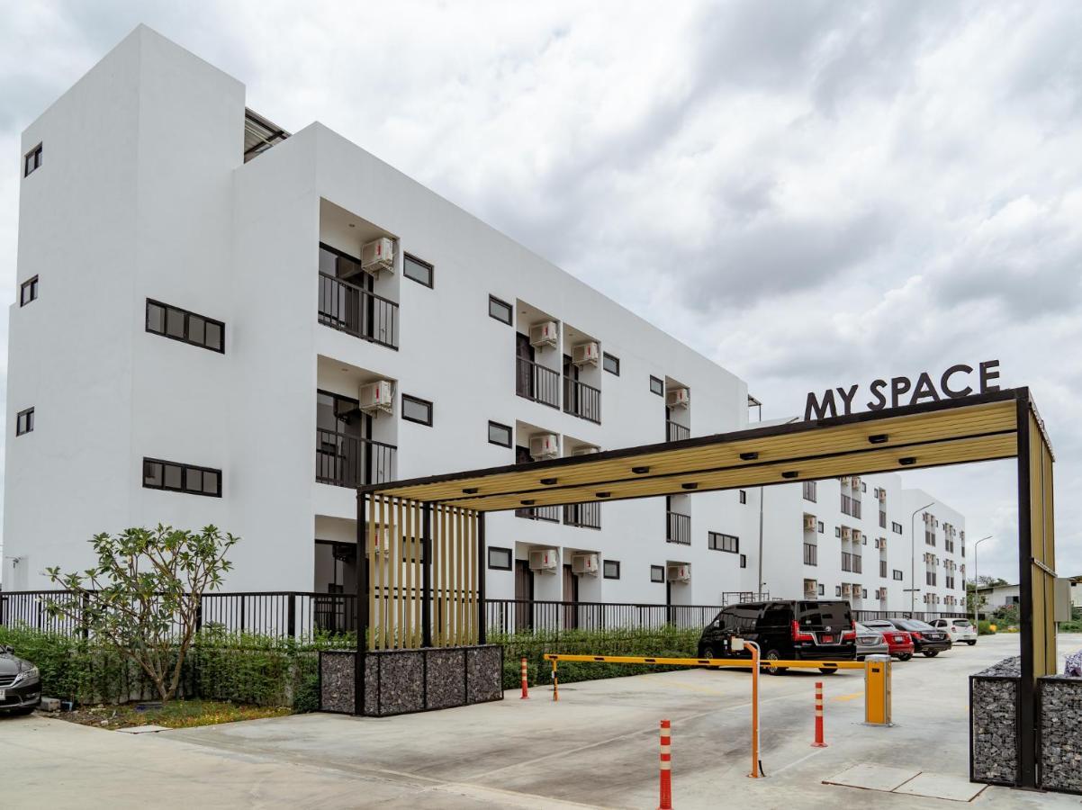 My Space69 Bangkok Exterior foto